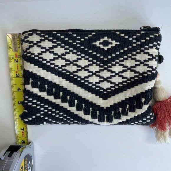 Beaded Clutch Woven Boho Purse Zipper Pouch Black and Ivory Tassel Pull - Picture 5 of 8